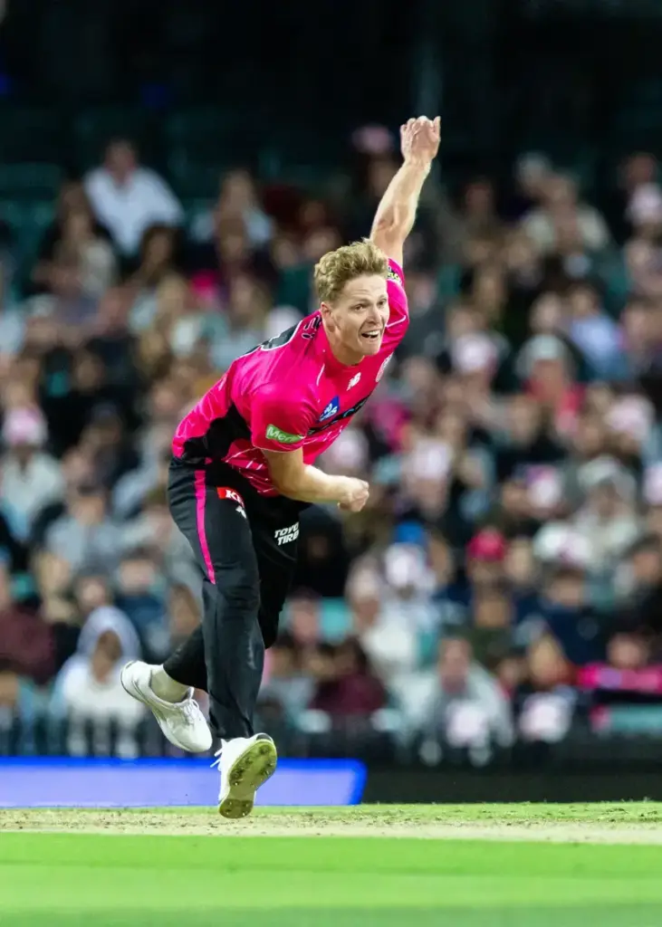 December 26, 2025, Sydney, Nsw, Australia: JACK EDWARDS of Sydney Sixers bowls during the BBL match between Sydney Sixers and Melbourne Stars. (Credit Image: © Stephane Thomas/ZUMA Press Wire)