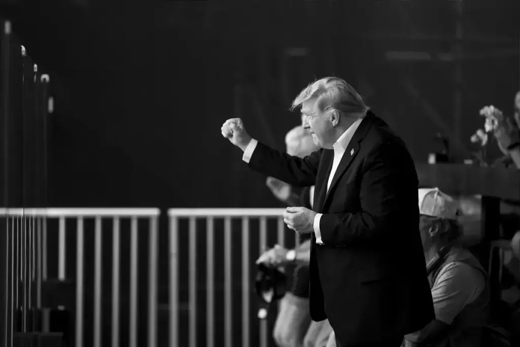 May 7, 2026, Miami, Fl, United States of America: U.S. President Donald Trump, gestures with his fist during the 2026 PGA Tour Cadillac Championship at Trump National Doral, May 2, 2026 in Miami, Florida. (Credit Image: © Daniel Torok/White House/Pla