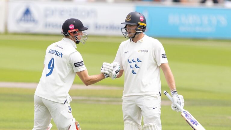 Sussex beat Hampshire by 197 runs to secure top-three spot