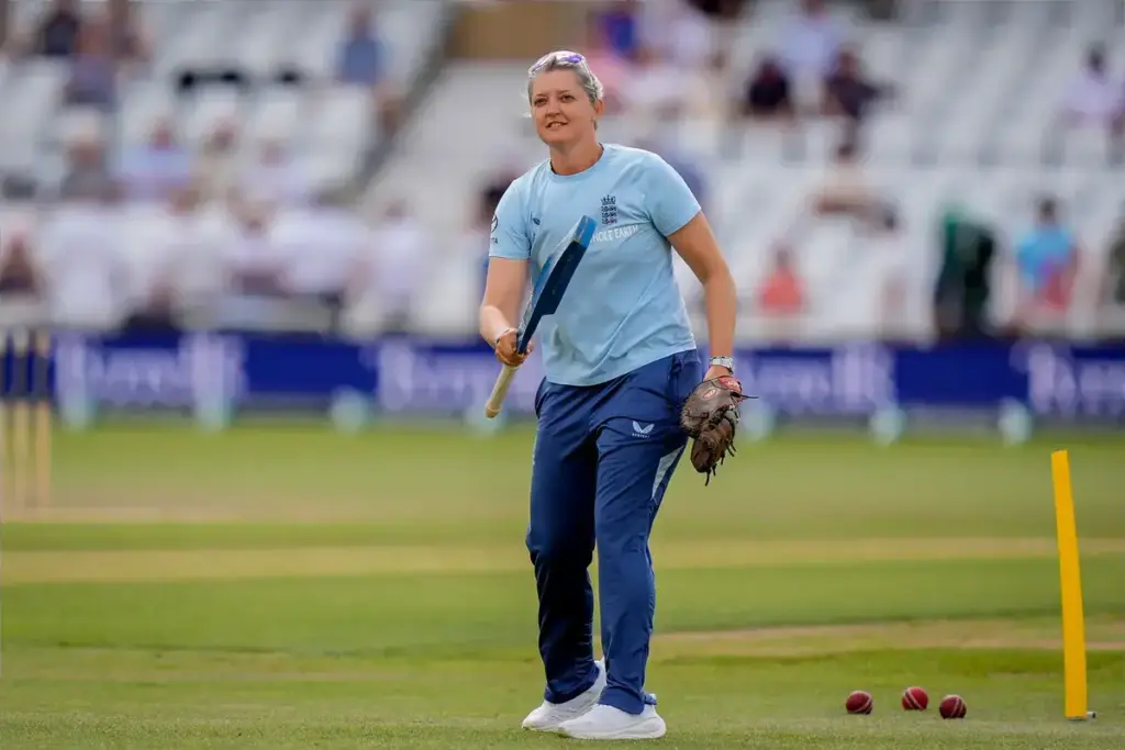 England fielding coach Sarah Taylor in the pre-game warm up session during the 3rd Rothesay Test Match Day 4 match England vs New Zealand at Trent Bridge, Nottingham, United Kingdom on 28 June 2026 (Photo by Maynard Manyowa/News Images)