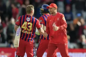 Joe Root of Welsh Fire shakes hands with Tim Seifert of Manchester Super Giants at the end of the The Hundred match between Manchester Super Giants and Welsh Fire at Old Trafford, Manchester, UK on 5 August 2026.
