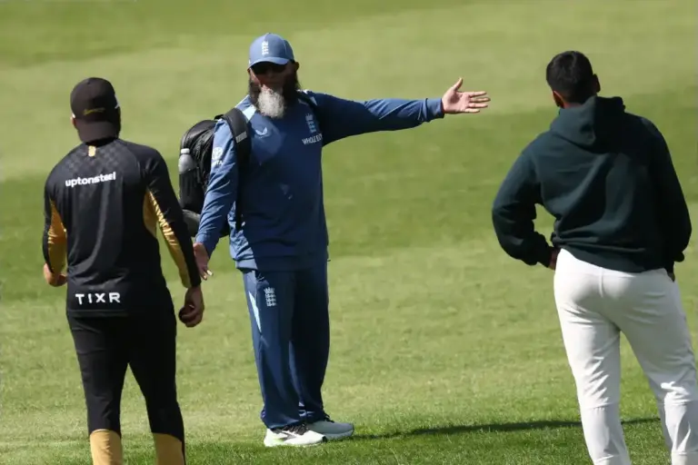 Spin bowling coach Mushtaq Ahmed chats to Leicestershire's Rehan Ahmed & Ajaz Patel over the tea interval during Day Two of the Rothesay County Championship One match between Leicestershire County Cricket Club and Essex County Cricket Club at the Up