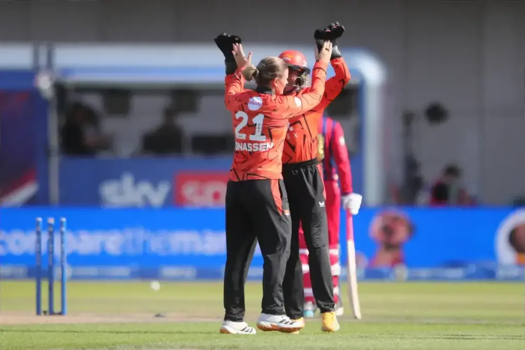 Jess Jonassen of Sunrisers Leeds celebrates bowling Smriti Mandhana of Manchester Super Giants during the The Hundred match between Manchester Super Giants Women and Sunrisers Women at Old Trafford, Manchester, UK on 11 August 2026.