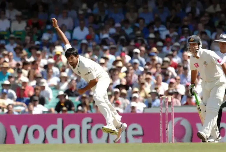 Zaheer Khan bowls during the Second Test Match between Australia vs.India at the Sydney Cricket Ground - Day 2 Sydney, Australia - 04.01.12